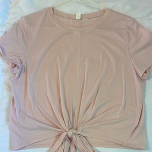 light pink lululemon tee